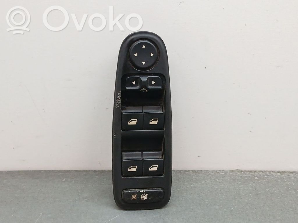 Citroen C4 II Electric window control switch 