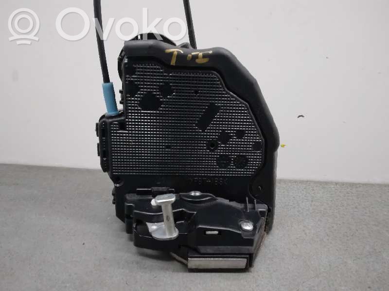 Toyota RAV 4 (XA30) Takaoven lukko 