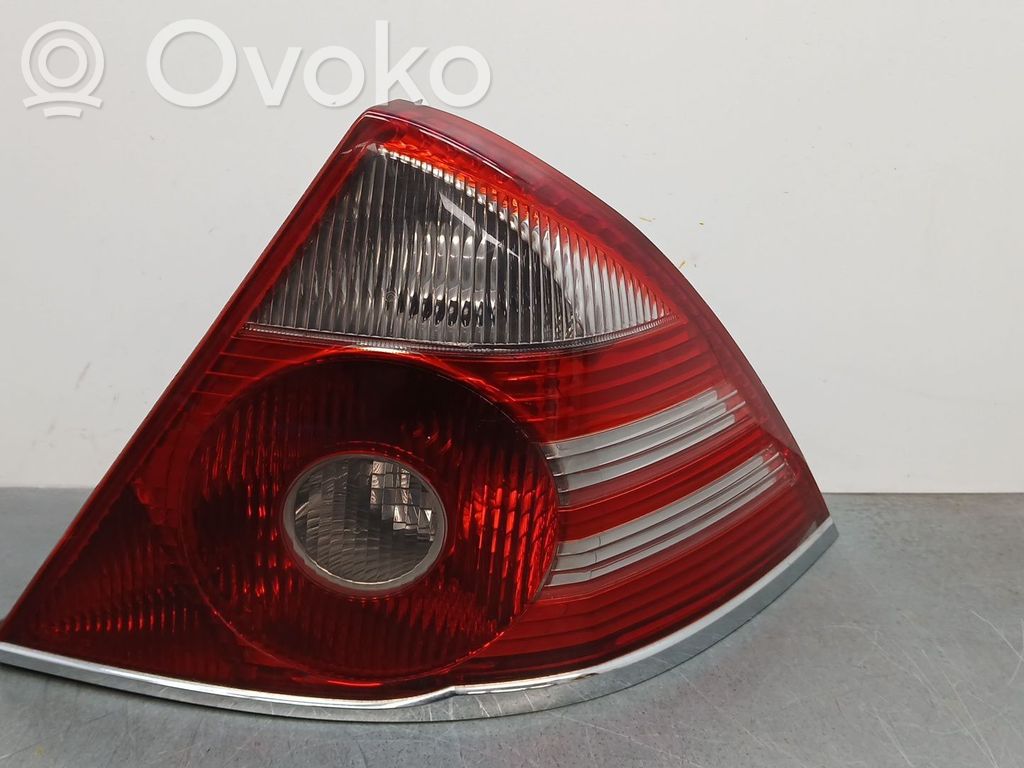 Ford Mondeo Mk III Luci posteriori
