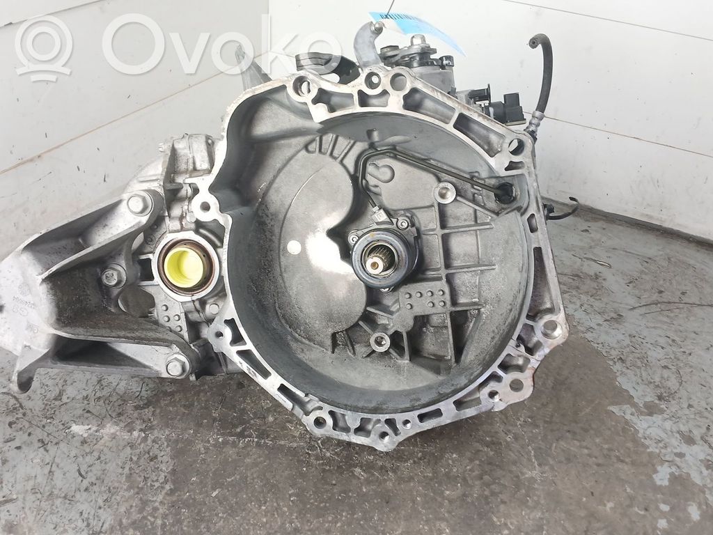Opel Astra J Manual 5 speed gearbox 