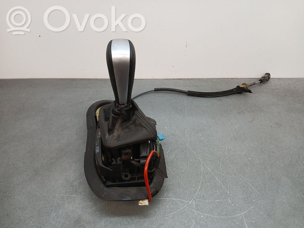 BMW 3 E90 E91 Pavarų perjungimo traukė 