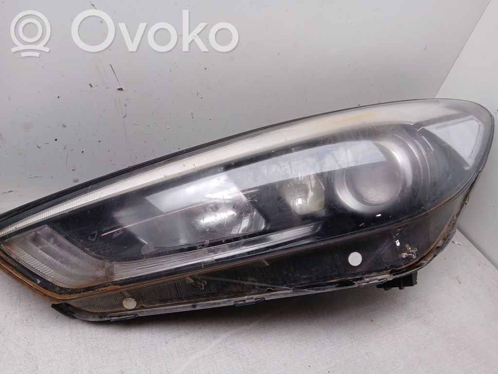 Hyundai Tucson TL Priekšējais lukturis 
