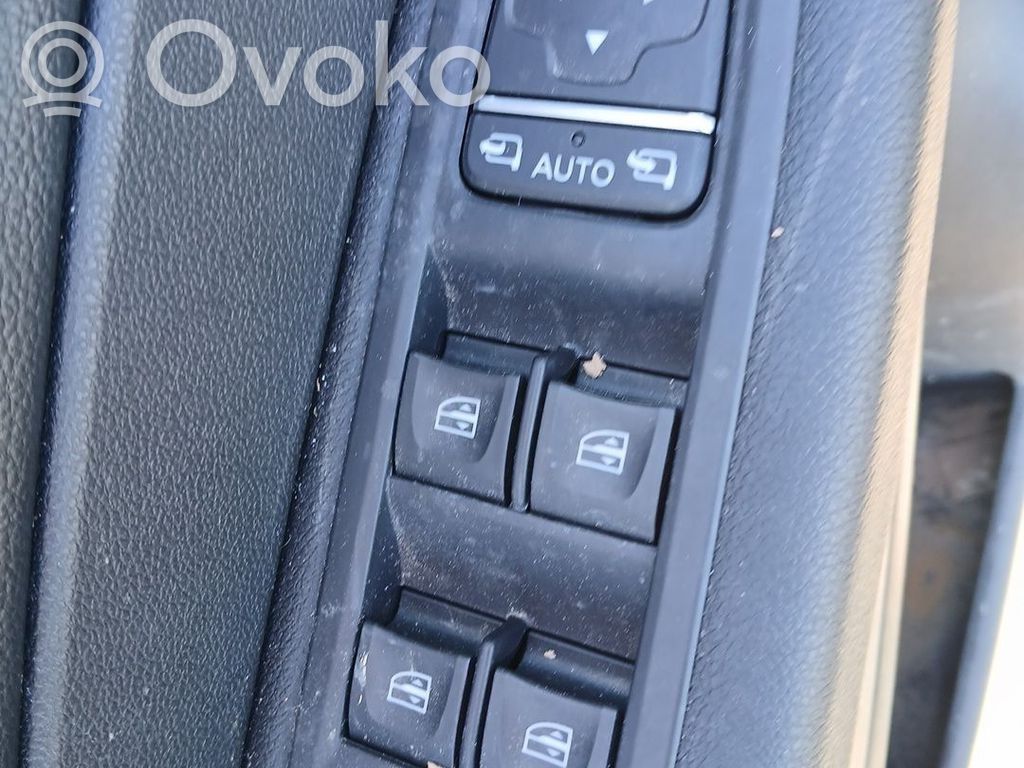 Renault Captur Electric window control switch 