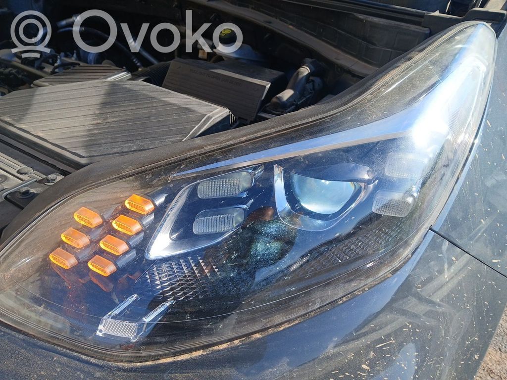 KIA Sportage Lampa przednia 