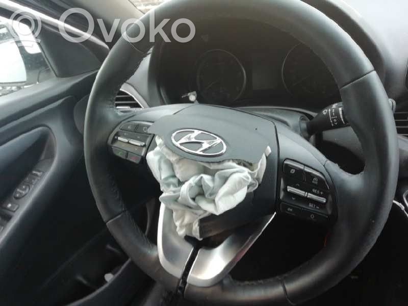 Hyundai i30 Ohjauspyörä 