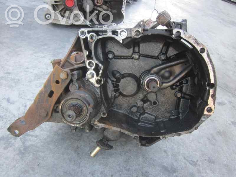 Renault Clio I Manual 5 speed gearbox 