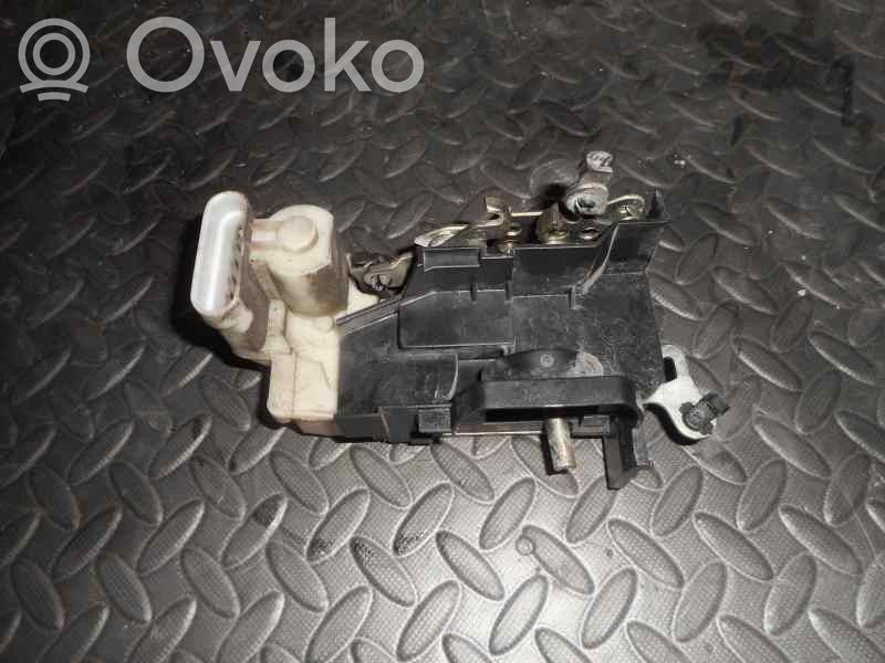 Fiat Punto (188) Priekšpusē slēdzene 