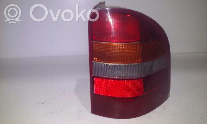 Ford Mondeo Mk III Luz trasera/de freno 