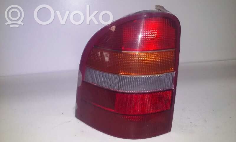 Ford Mondeo Mk III Galinis žibintas kėbule 