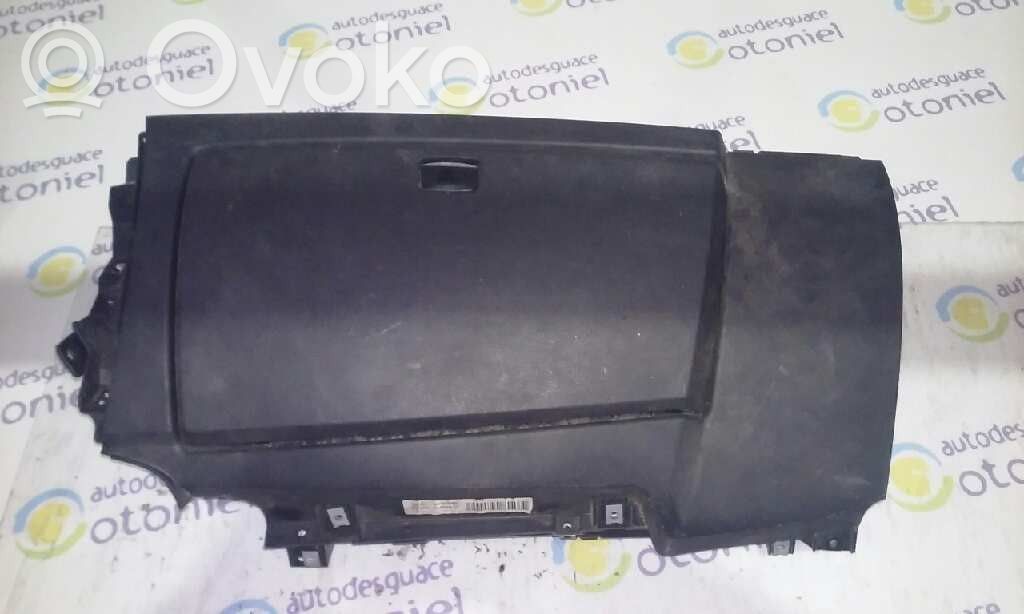BMW 1 E81 E87 Glove box 