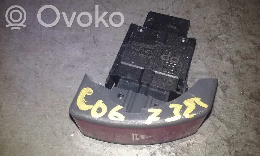 Botón interruptor de luz de peligro