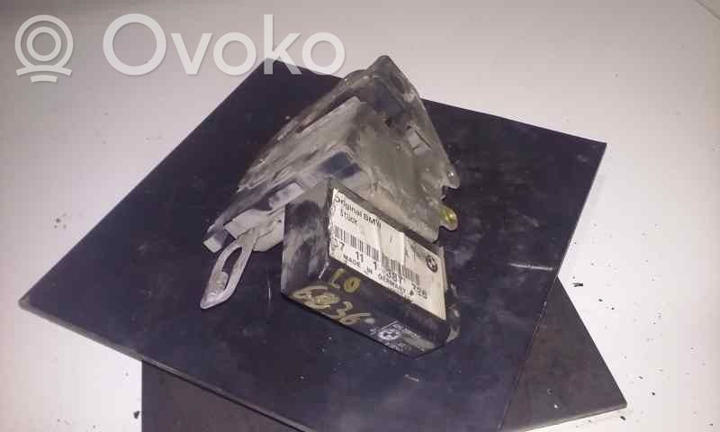 BMW 3 E36 Priekšpusē slēdzene 