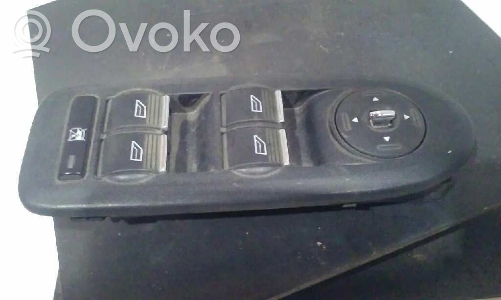 Ford Kuga I Elektrisko logu slēdzis 