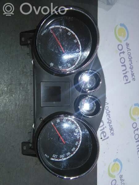 Opel Meriva B Speedometer (instrument cluster) 