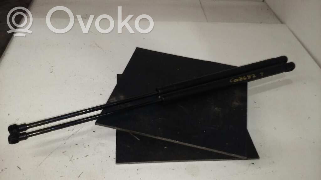 Ford Mondeo Mk III Amortyzator klapy tylnej bagażnika 