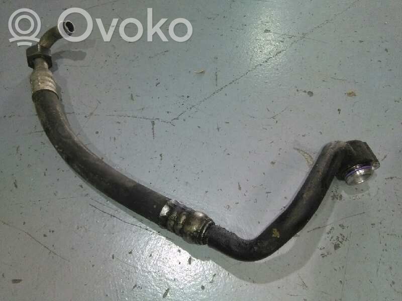 Audi A4 S4 B5 8D Ilmastointilaitteen putki (A/C) 