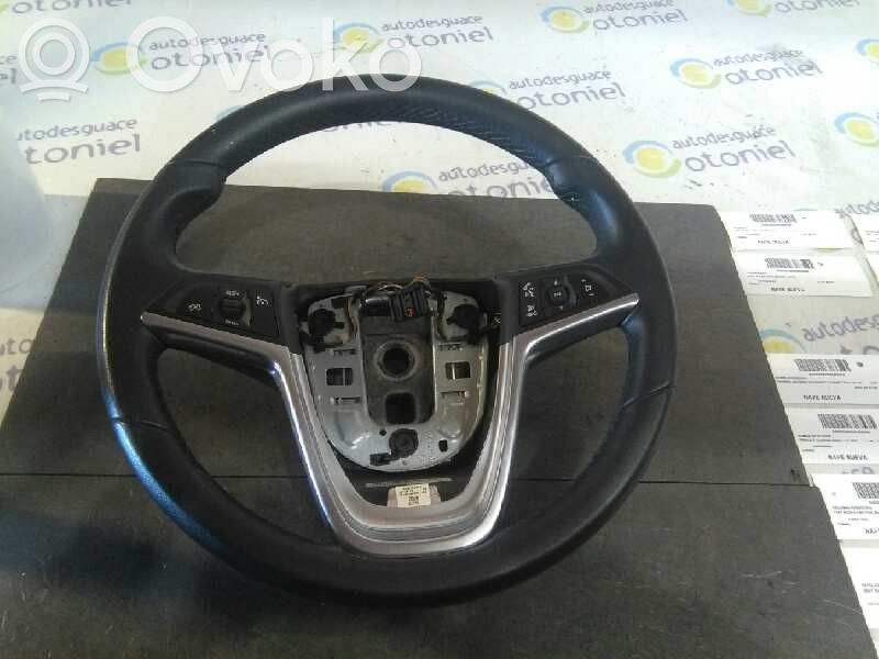 Opel Astra H Ohjauspyörä 