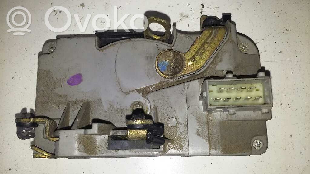 Peugeot 206 Front door lock 