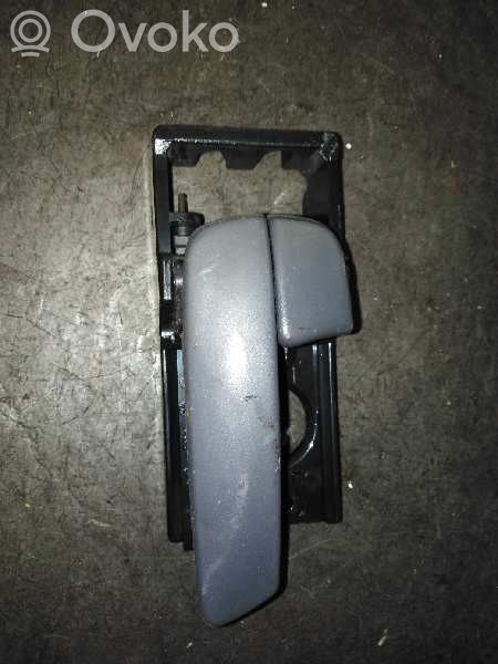 Manecilla interna puerta delantera