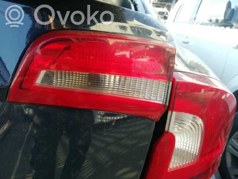 Volvo S60 Feux arrière / postérieurs