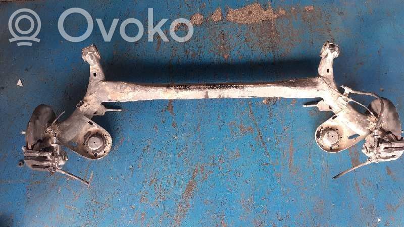 KIA Rio Eje trasero con reductor 