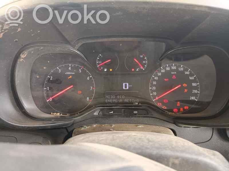 Opel Combo E Geschwindigkeitsmesser Cockpit 