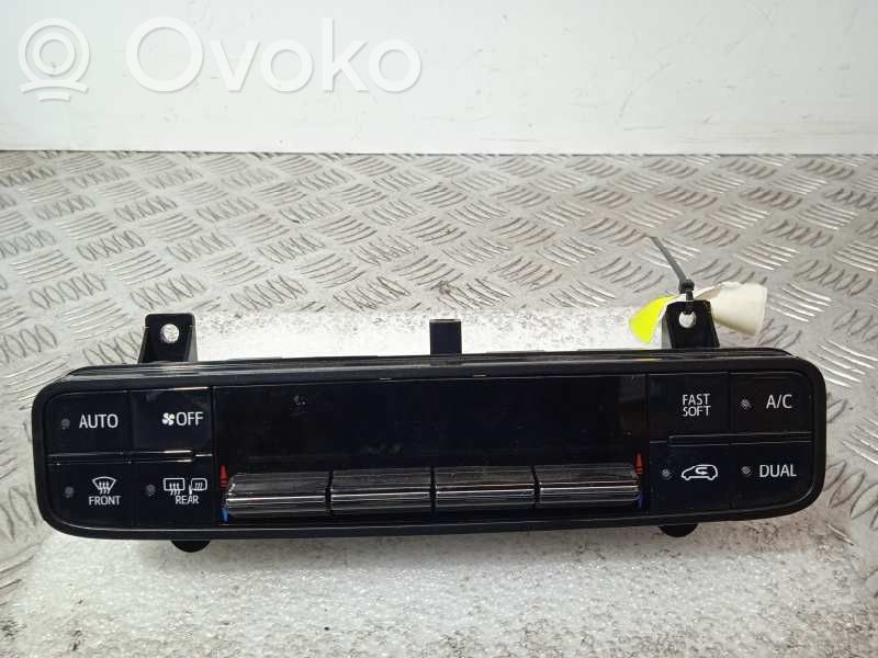 Toyota Auris E180 Climate control unit 
