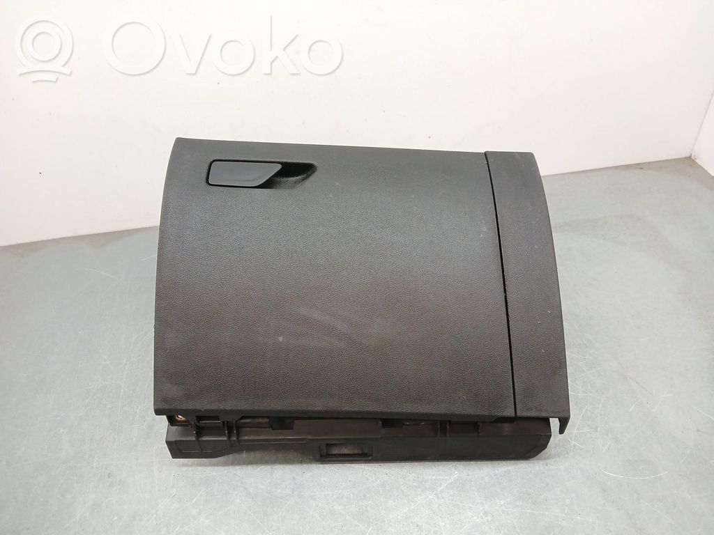 Skoda Fabia Mk4 (6VA) Guantera 