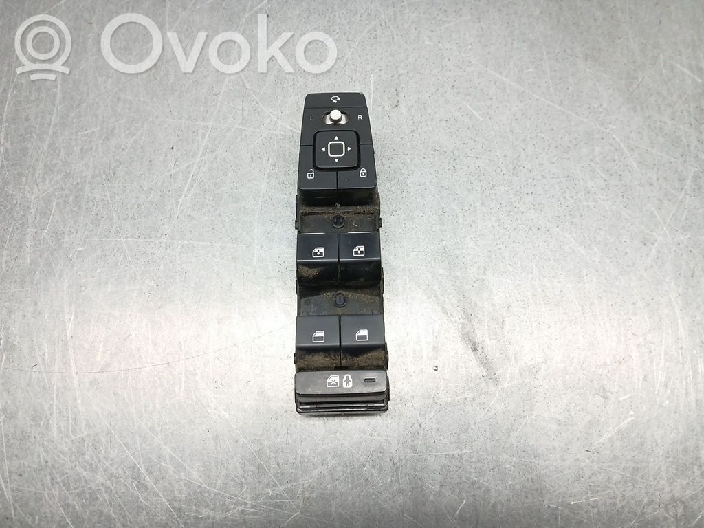 Electric window control switch   93571CV380