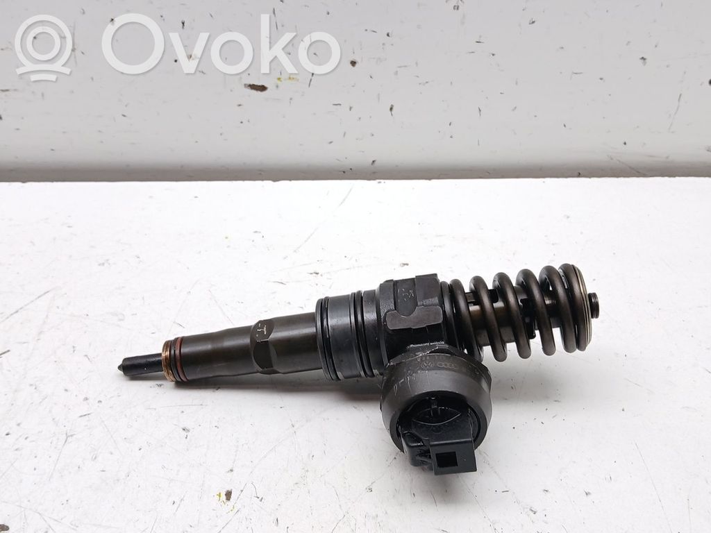 Inyector de combustible   038130073AG,0414720215