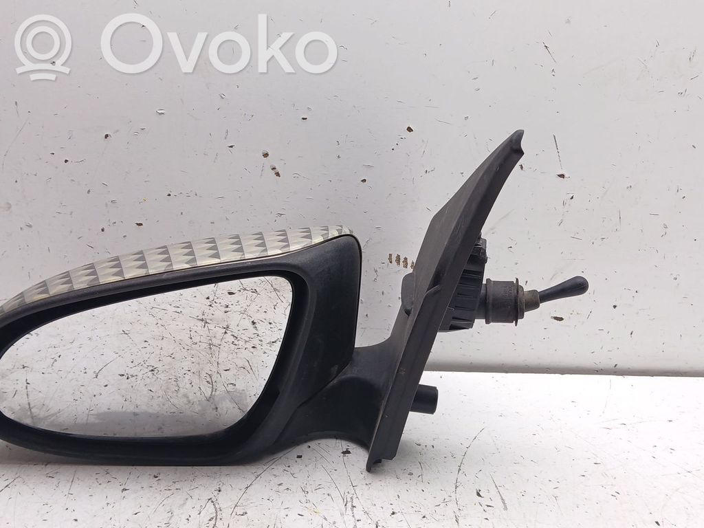 Peugeot 108 Front door electric wing mirror 