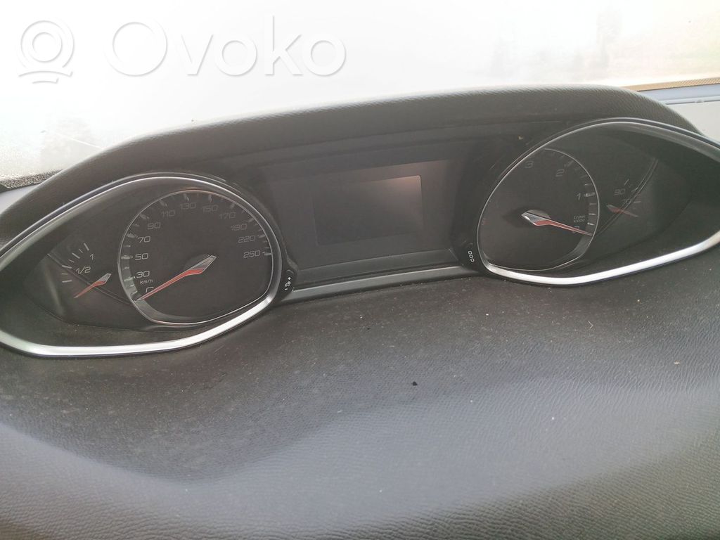 Peugeot 308 Vitezometru (grup de instrumente) 