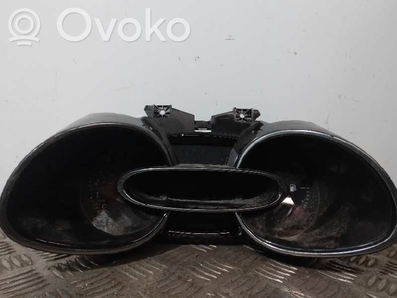 Renault Clio IV Speedometer (instrument cluster) 