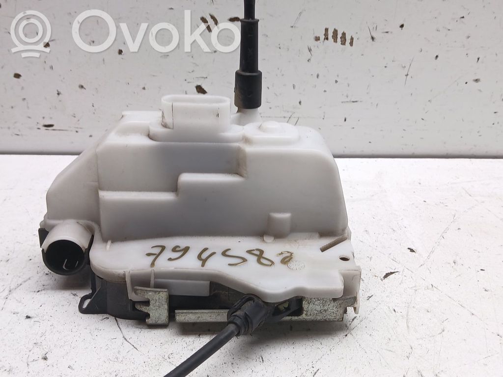 Citroen C3 Priekšpusē slēdzene 