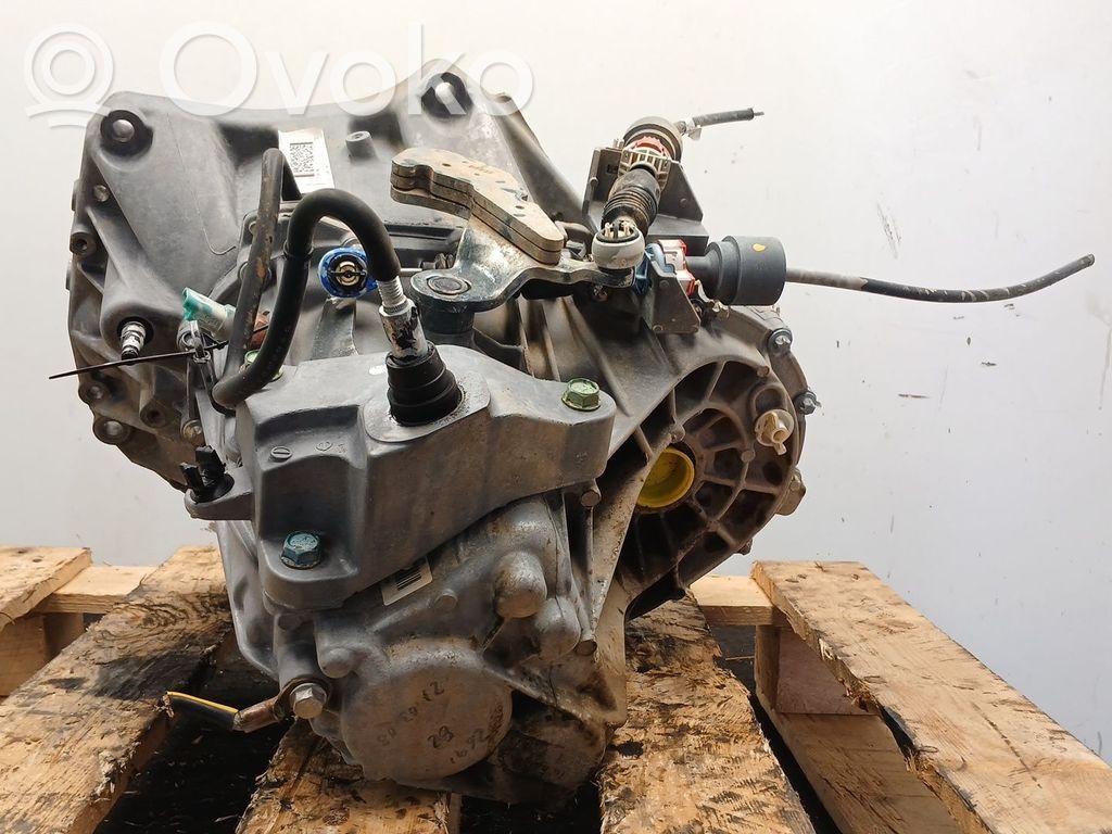 Nissan Qashqai+2 Cutie viteze manuală cu 5 trepte 