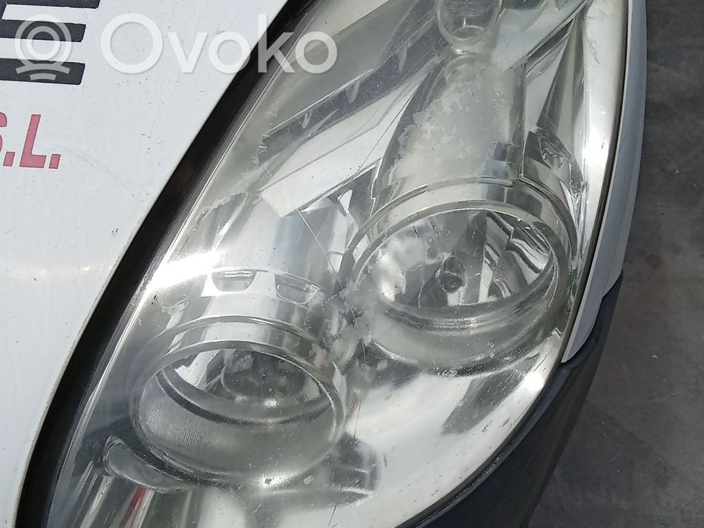 Opel Combo D Phare frontale 