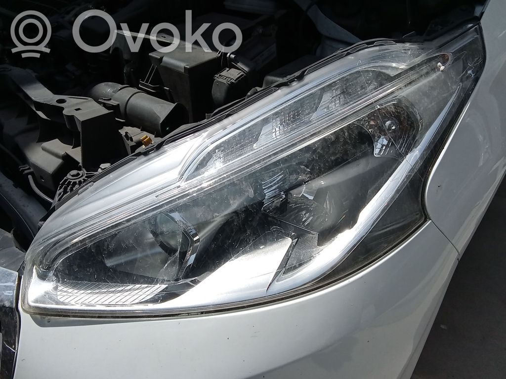 Peugeot 208 I Scheinwerfer