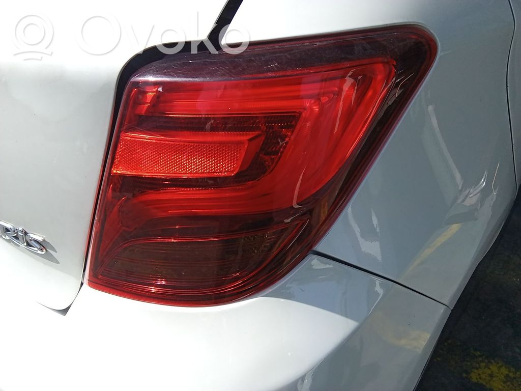 Toyota Yaris Feux arrière / postérieurs 