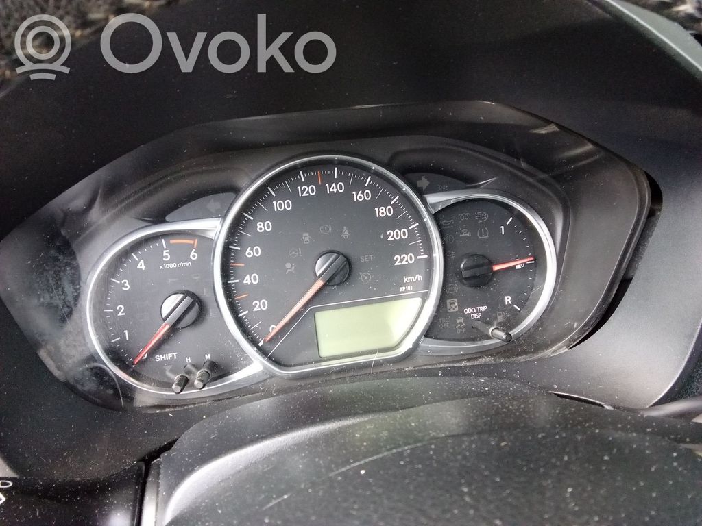 Toyota Yaris Licznik / Prędkościomierz 