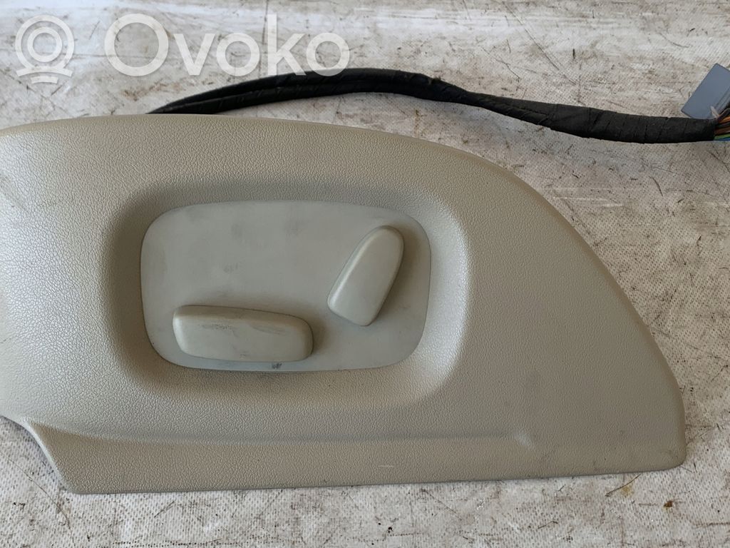 Seat control switch   2R8314A701CA
