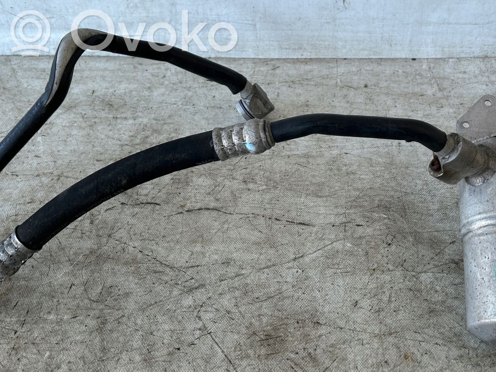 Audi A8 S8 D3 4E Ilmastointilaitteen putki (A/C) 