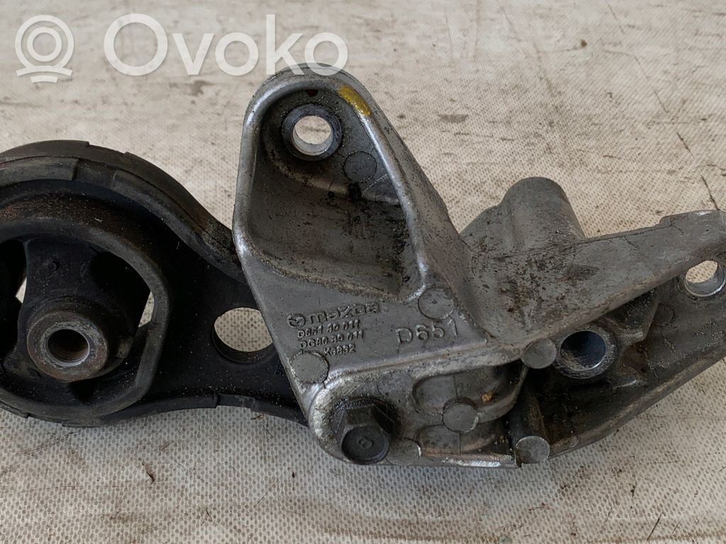 Gearbox mounting bracket   D65139011