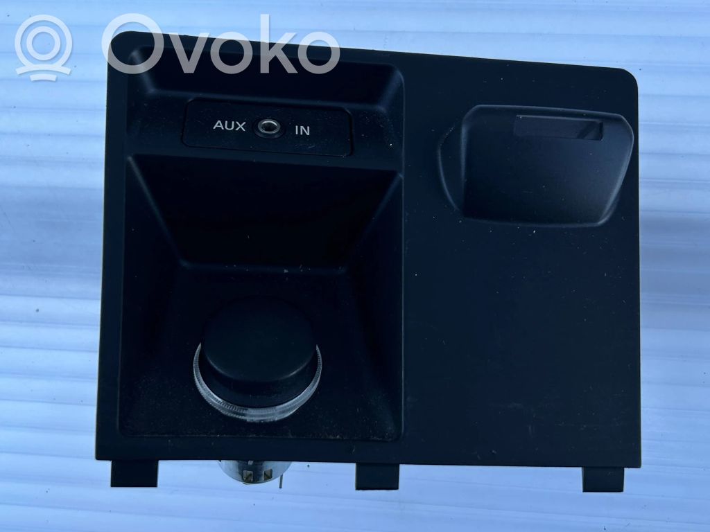 Enchufe conector entrada auxiliar   9115064