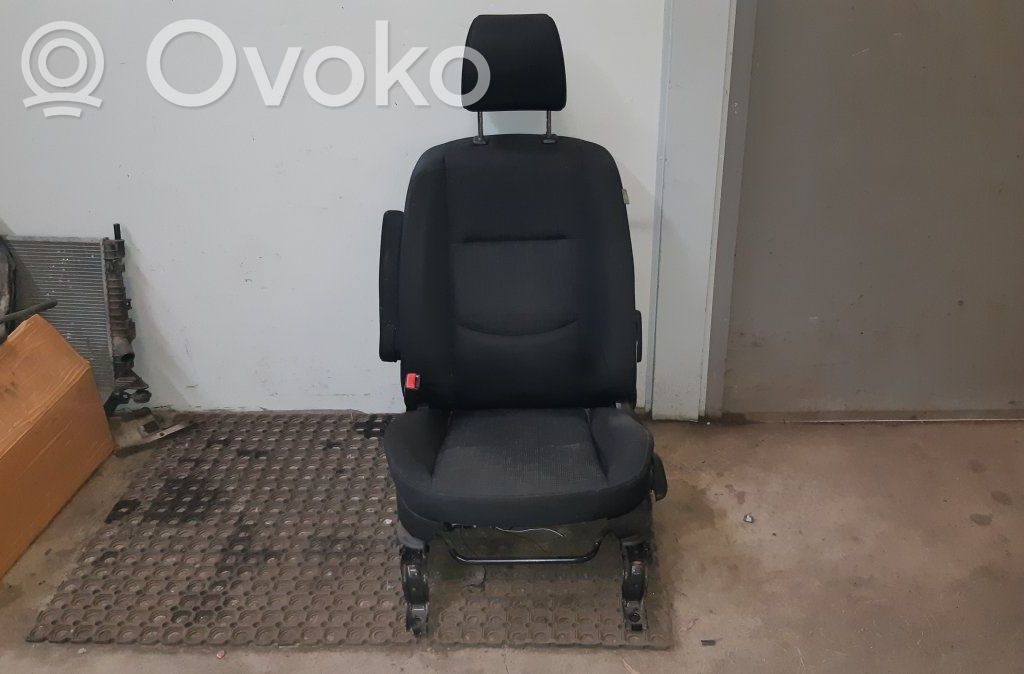 Asiento delantero del conductor   CE038816002,CE038816002,CE0388180A02