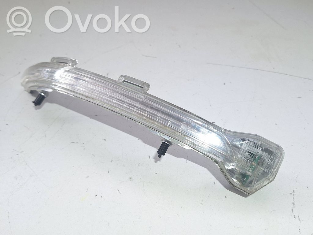 Volkswagen Golf Sportsvan Mirror indicator light 
