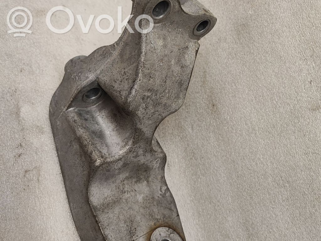 Ford Mustang VI Engine mounting bracket 