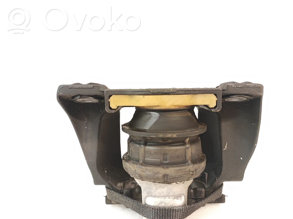 Volvo XC90 Engine mount bracket 