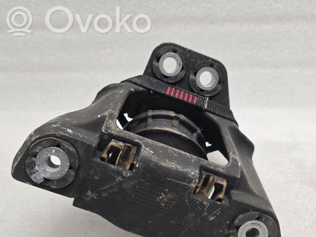 Engine mount bracket   31330588