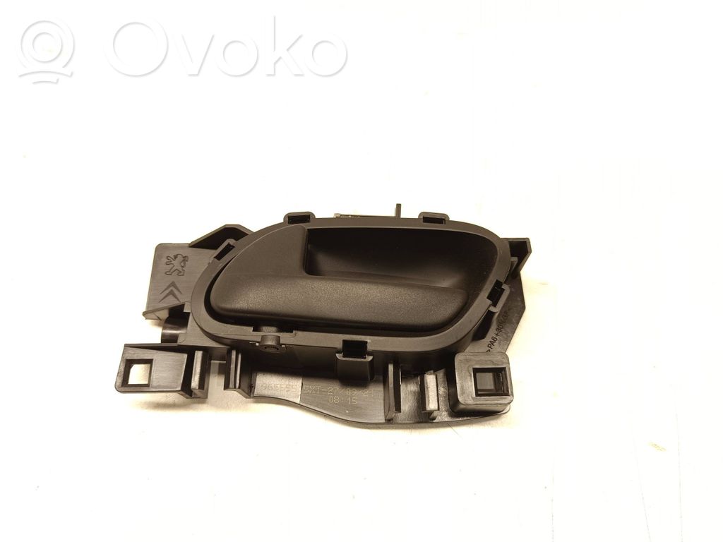 Opel Vivaro Front door interior handle 