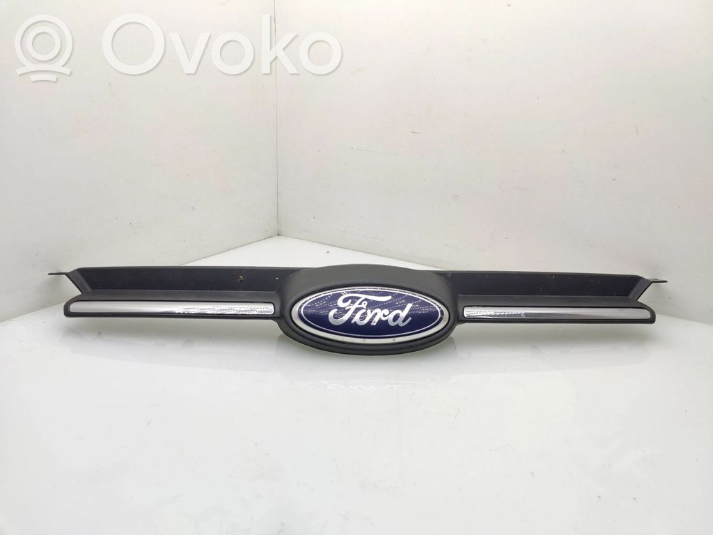 Ford Focus Grotelės viršutinės 